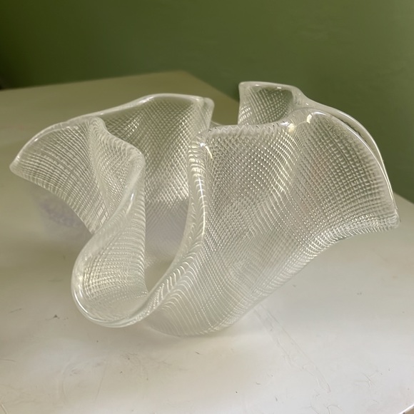 Vintage IVV Crystal Scalloped Ribbon Bowl
Made in Italy
Boho Chic Table Decor - Picture 3 of 4